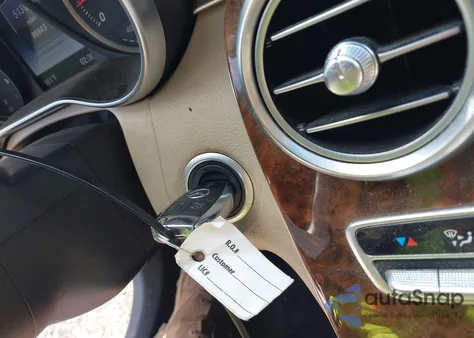 2016 Mercedes-Benz C 300 4Matic/Luxury 4Matic/Sport 4Matic from USA, damaged, VIN 55SWF4KBXGU144731